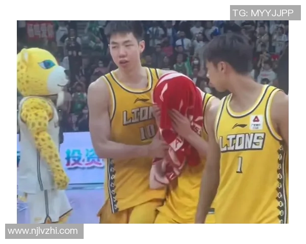 孙铭徽的篮球之路：从青涩少年到CBA明星的成长故事